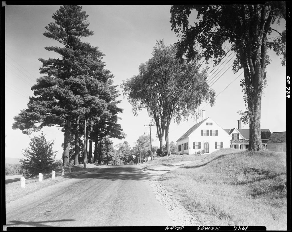 Miniature of House On A Tree Lined Country Road In Solon