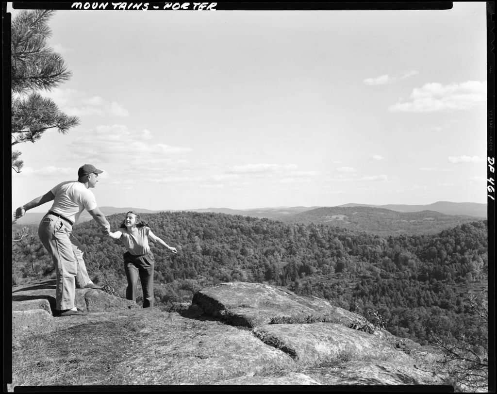 Miniature of Couple Hiking Devils Den Mountain Near Porter