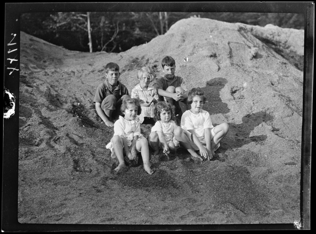 Miniature of Tots- Group Of 6 Tots Sit In Sawdust