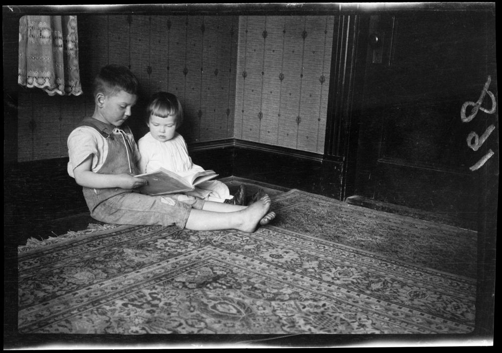 Miniature of Tots- Don And Barb Look At Photo Album
