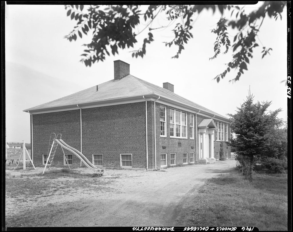 Miniature of Elementary School In Damariscotta